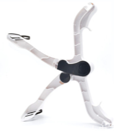 Attrezzo ginnico con elastici per rinforzare le braccia